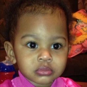 Meet your Posher, Adrianna